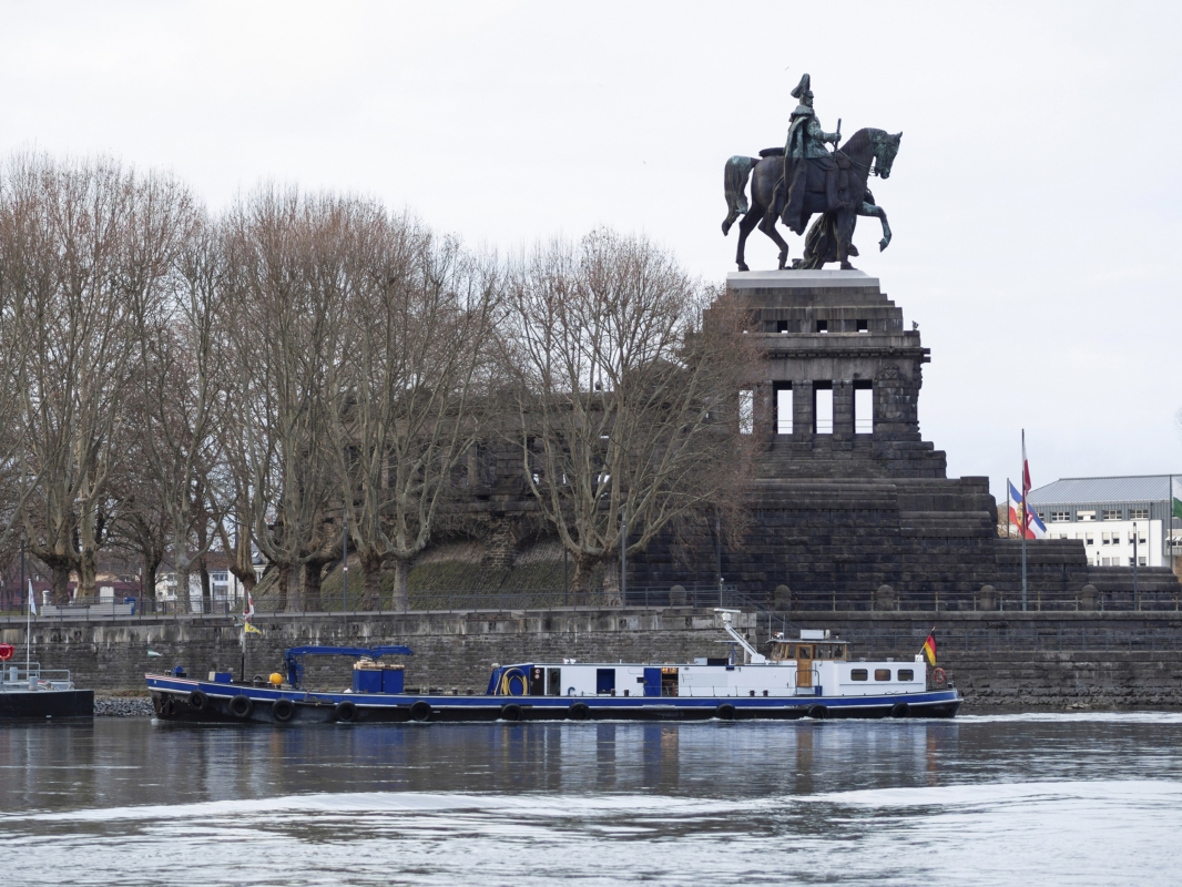 MS Alisa Advent Mit Morten Hansen Auf Dem Rhein