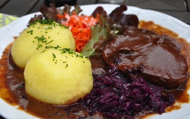 Thüringer Klöße mit Sauerbraten