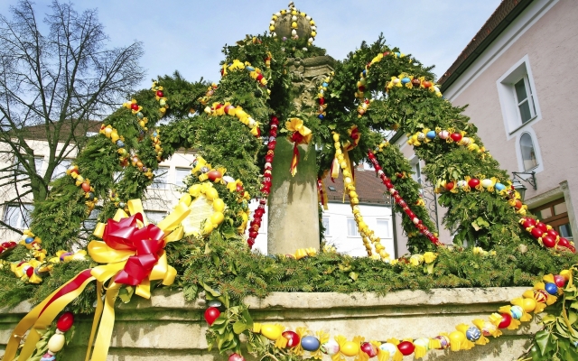 Ostern - Osterbrunnen, Brauchtum
